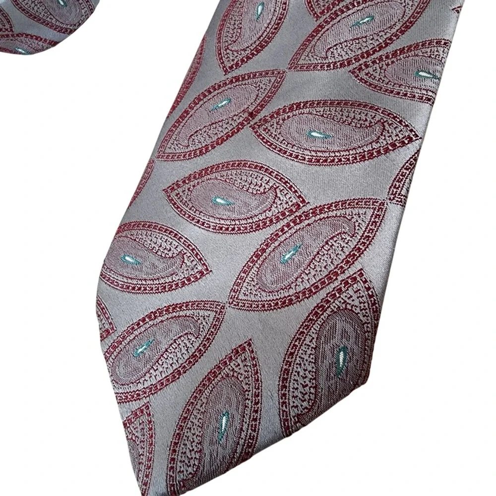 The American Edition Collection Men's Paisley Tie Grey Red Made in USA Polyester